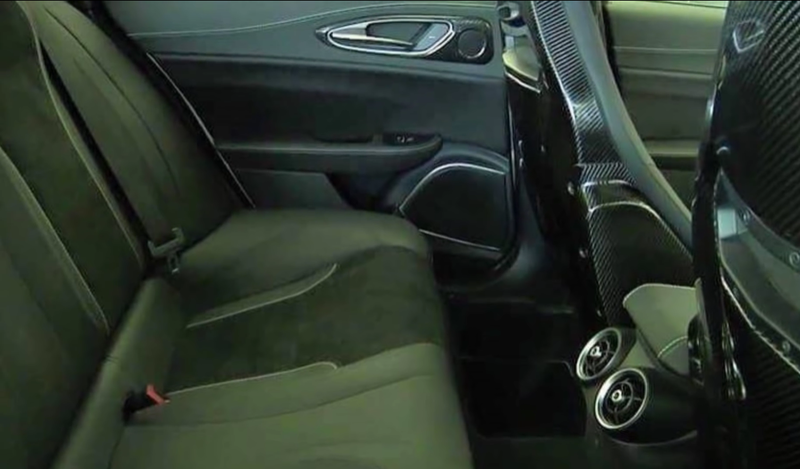 Illustration for article titled The New Alfa Romeo Giulia's Interior Is A Carbon Fiber Wonderland